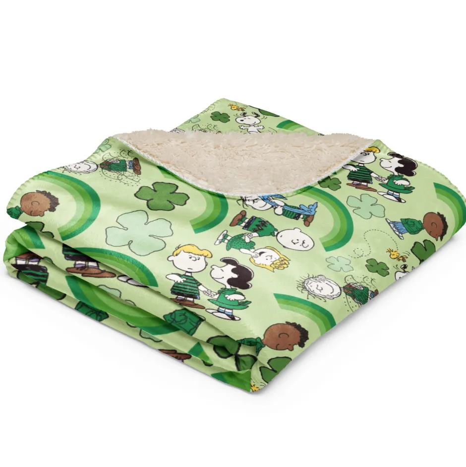 Outlet Gang Feeling Lucky Sherpa Blanket Peanuts Gang | Blankets & Pillows