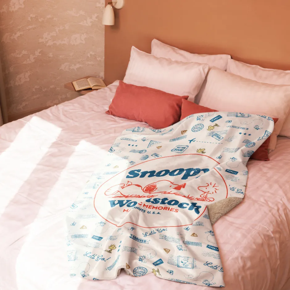 New Making Memories Sherpa Blanket Woodstock | Snoopy
