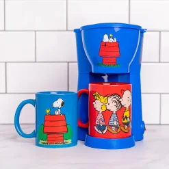 Hot Single Cup Coffee Maker Gift Set with 2 Mugs Peanuts Gang | Kitchen