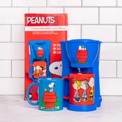 Hot Single Cup Coffee Maker Gift Set with 2 Mugs Peanuts Gang | Kitchen