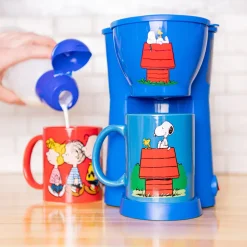Hot Single Cup Coffee Maker Gift Set with 2 Mugs Peanuts Gang | Kitchen